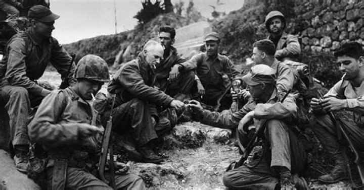 Ernie Pyle Biography - Facts, Childhood, Family Life, Achievements
