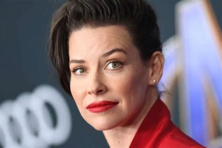 Evangeline Lilly Fans Outraged After She Dismisses The Coronavirus Danger And Refuses To Self-Quarantine