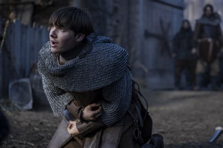 Ewan Horrocks Wiki, Age, Girlfriend, Height & Parents