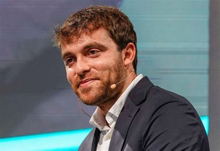 Fabrizio Romano Height, Weight, Net Worth, Age, Birthday, Wikipedia, Who, Nationality, Biography