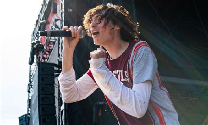 Glaive Height Age: How Old Tall Is The Musician?