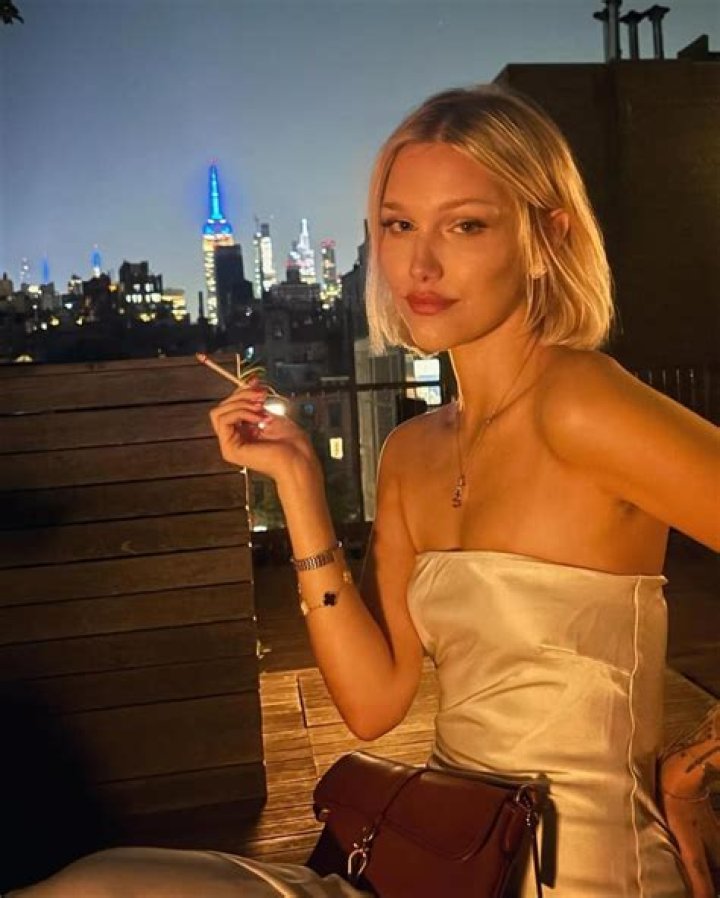 Grace VanderWaal Biography - Facts, Childhood, Family Life & Achievements