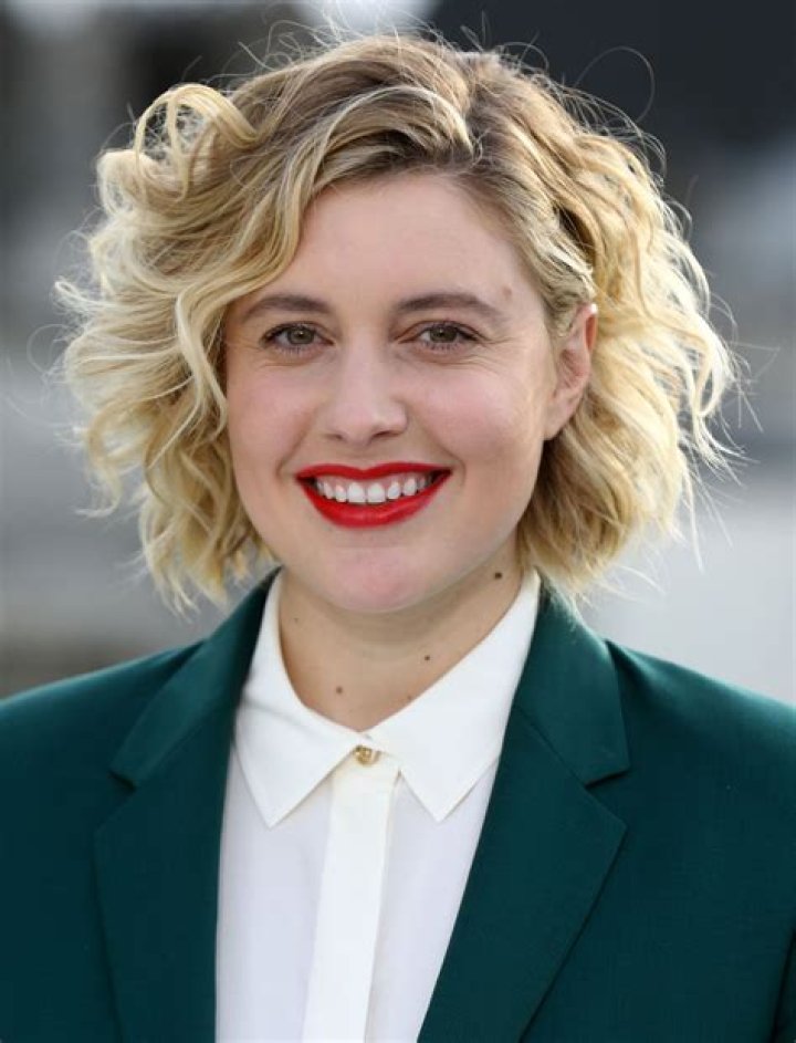 Greta Gerwig Biography - Facts, Childhood, Family Life & Achievements