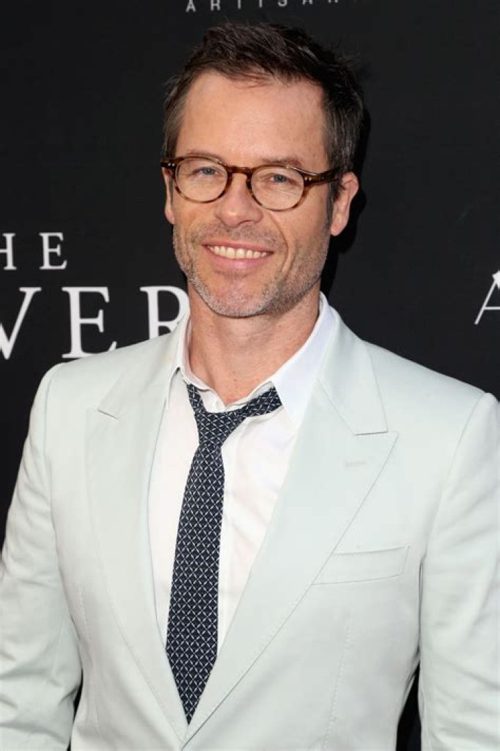 Guy Pearce Biography - Facts, Childhood, Family Life & Achievements
