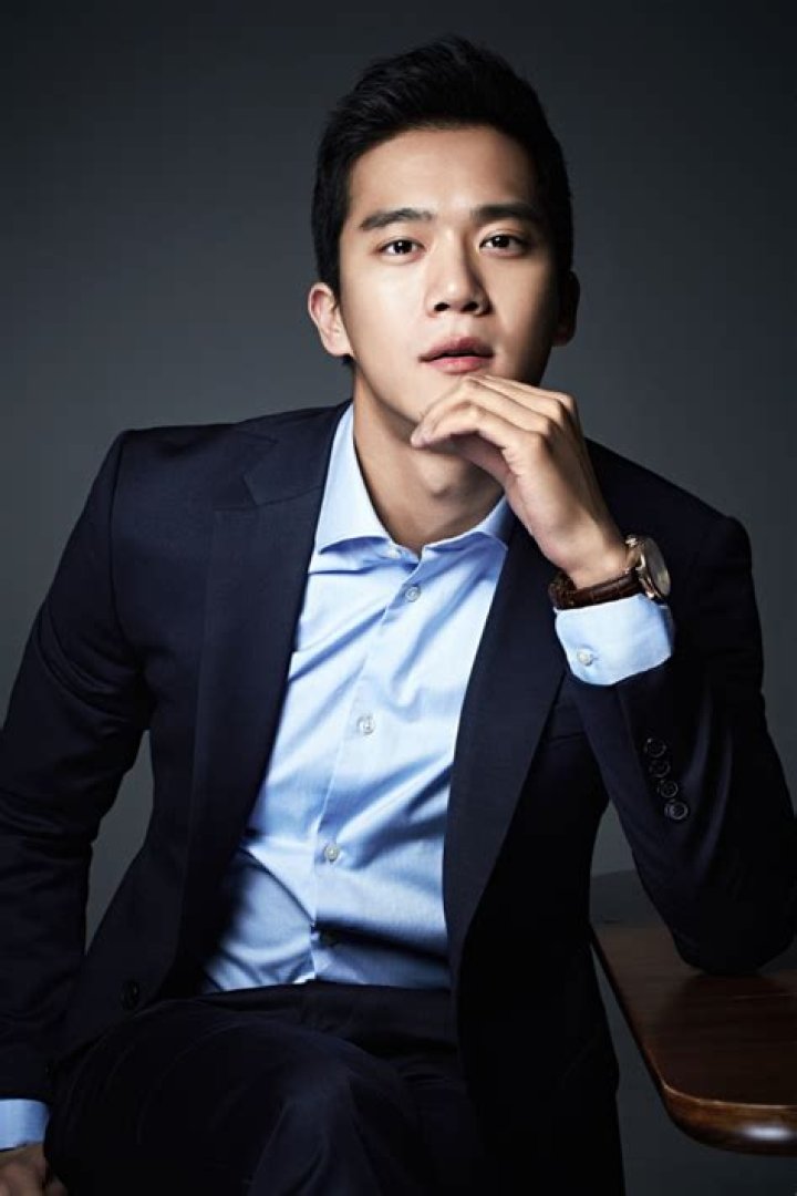 Ha Seok-jin Biography - Facts, Childhood, Family & Achievements of South Korean Actor & Model