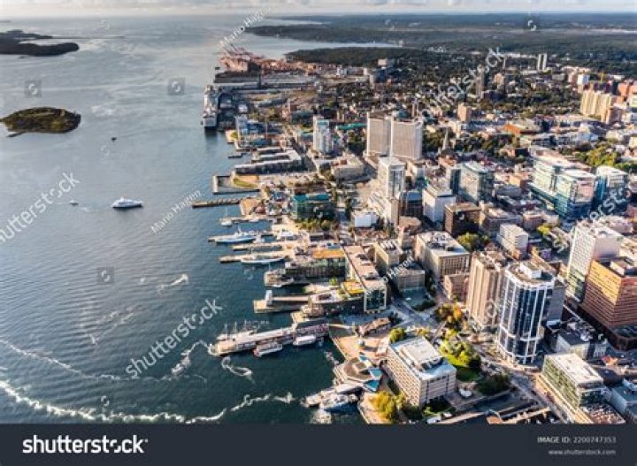 Famous People From Halifax, Canada & Celebs Born In Halifax