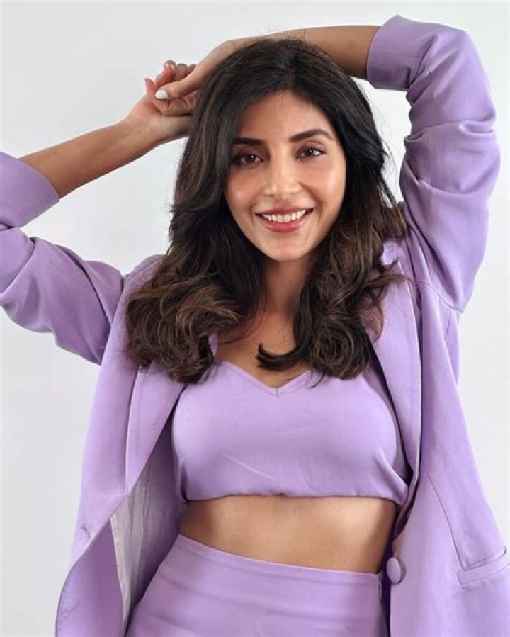 
Harshita Gaur Height, Weight, Net Worth, Age, Birthday, Wikipedia, Who, Nationality, Biography 