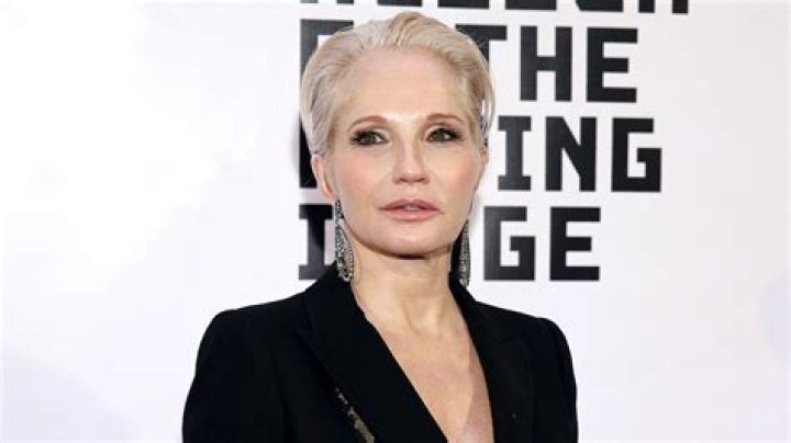 Here’s Ellen Barkin’s net worth – including her divorce settlement from billionaire Ronald Perelman