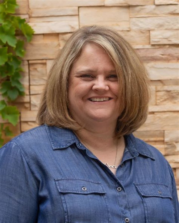 Holly Olson – Rock Island, IL