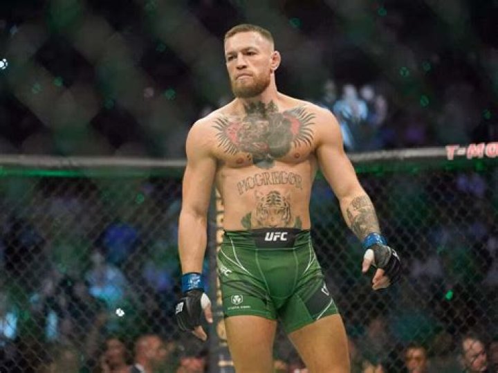 How many losses does Conor McGregor have?