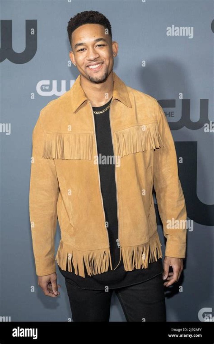 
How Much Money Does Peyton Alex Smith Make? Latest Income Salary
