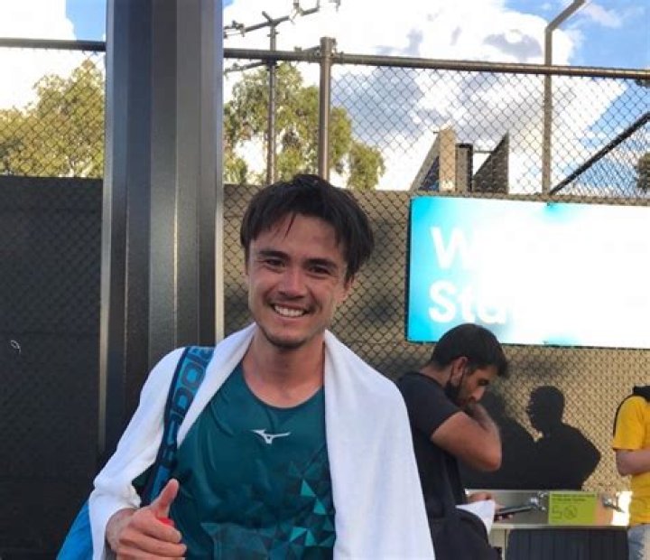 How tall is Taro Daniel? How much does Taro Daniel weigh?