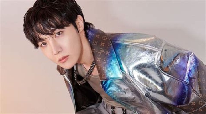 
“I thought that it’s better to quickly enlist and return”: BTS’ J-hope reveals why he decided to cancel his military postponement 