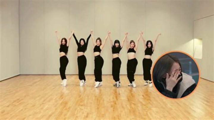 ‘I’m a bit upset.’ LE SSERAFIM’s Sakura tearfully brings up weight loss pressure