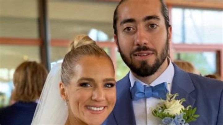 Who is Mika Zibanejad wife?