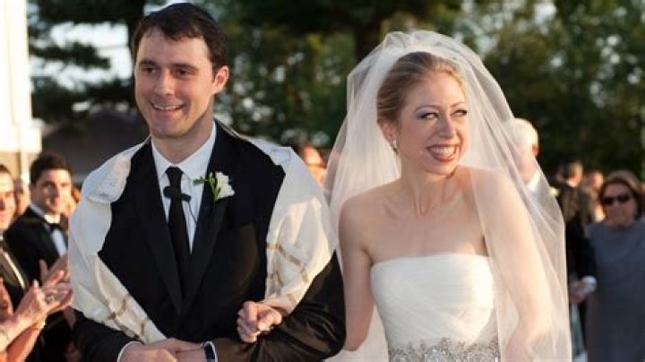 
Is Chelsea Clinton Married? Bio, Wedding, Husband, Kids and Facts 
