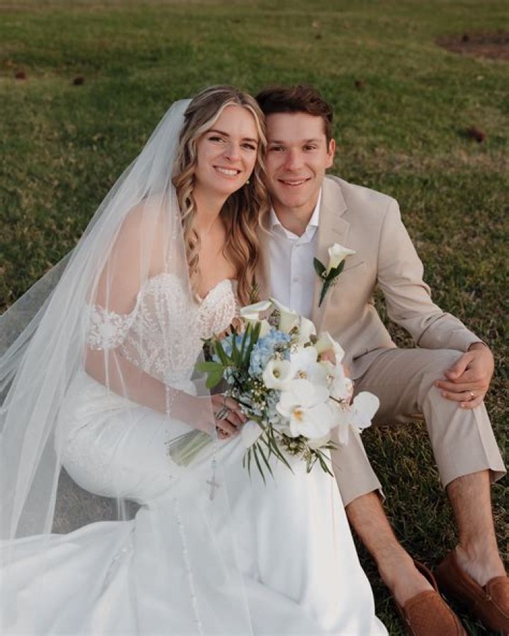 Is Chris Young Getting Married? – Celebrity