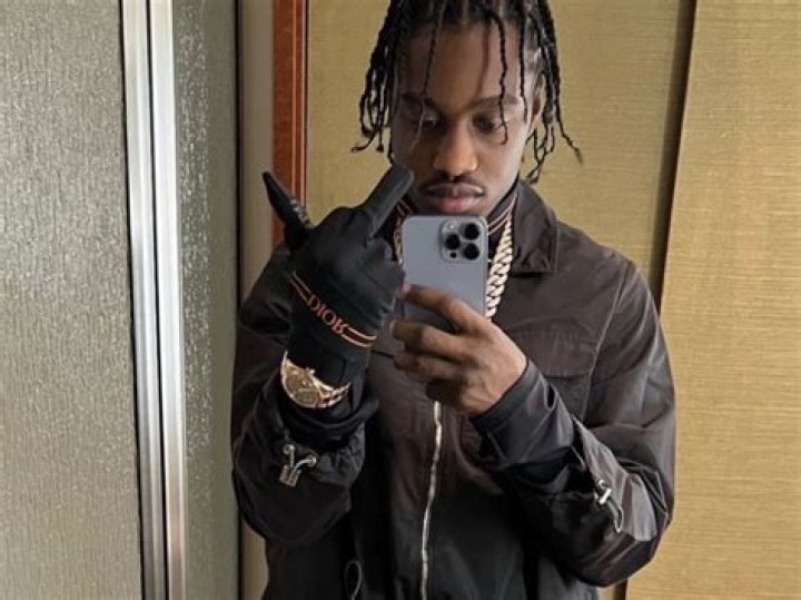 Is Lil Tjay in a gang? What gang is Lil Tjay in?