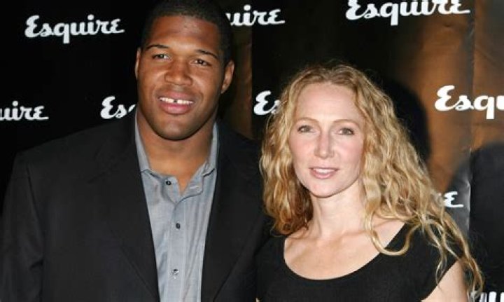 Is Michael Strahan Gay? Does He Have a Wife or Girlfriend?