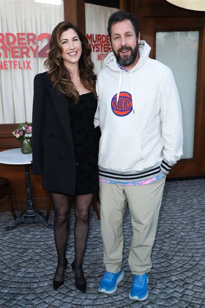 Is Osvaldo Benavides Gay? Meet His Wife & Instagram Family Pics