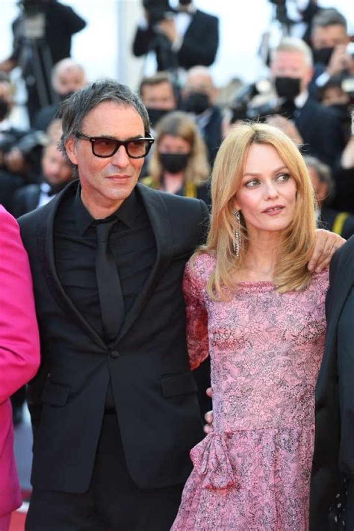 Is Vanessa Paradis still married to Samuel Benchetrit?