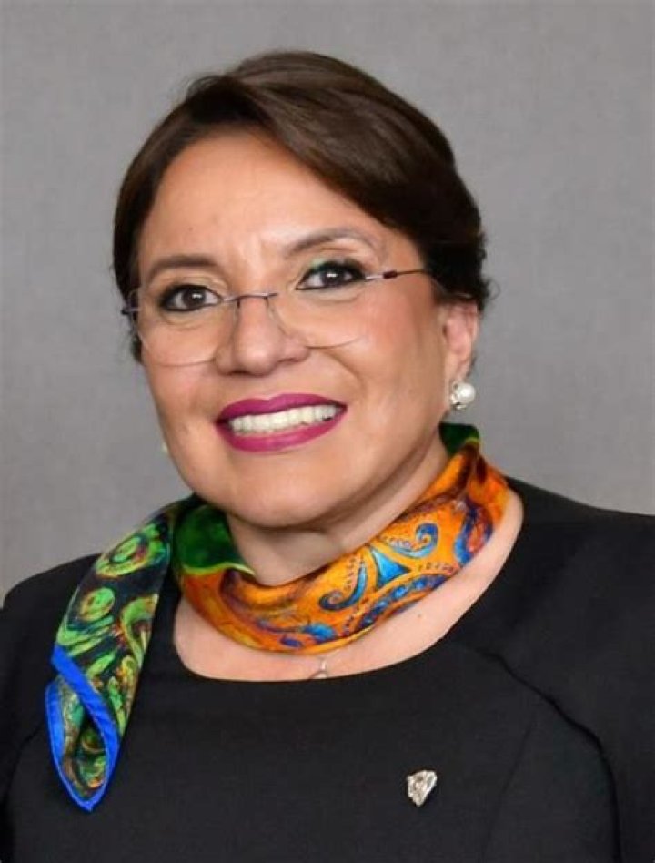 Is Xiomara Castro related to Fidel Castro?