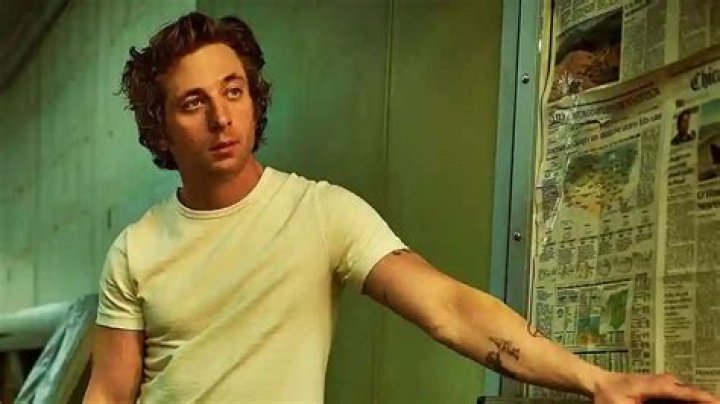 Jeremy Allen White career earnings and net worth