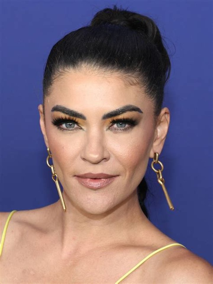 Jessica Szohr Biography - Facts, Childhood, Family Life & Achievements