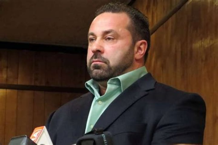 Joe Giudice Might Not Get To See His Daughters – Could Get Deported Immediately After Being Released From Prison