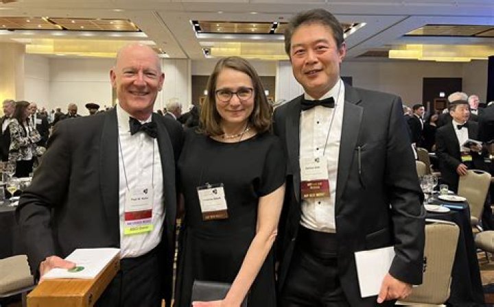 Dr. John Albert V, MD – Milwaukee, WI