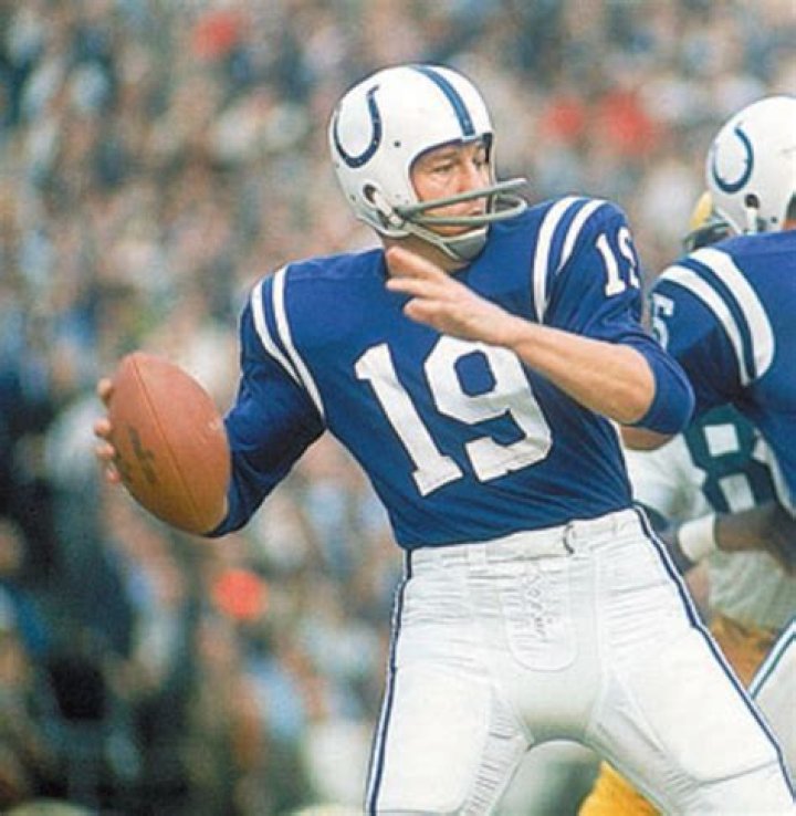 Johnny Unitas Biography - Facts, Childhood, Family Life & Achievements