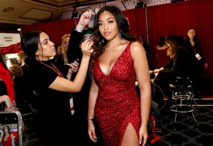 Jordyn Woods Flaunts A Flawless Look: ‘The Vibe Is Contagious’