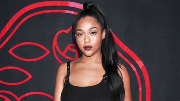 Jordyn Woods Loves To Do Her Own Makeup – Check Out Her Photo