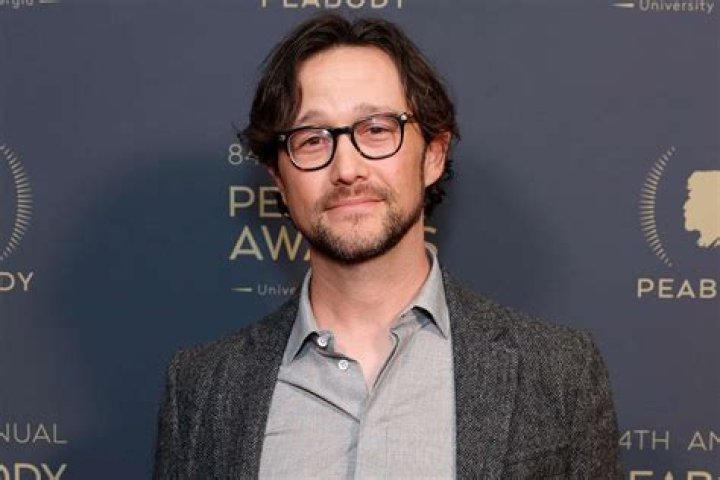 Joseph Gordon-Levitt Net Worth, Income, Salary, Earnings, Biography