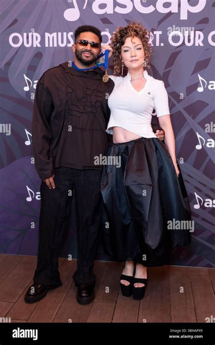 Jude Demorest: Husband, net worth, tattoos, smoking & body measurements