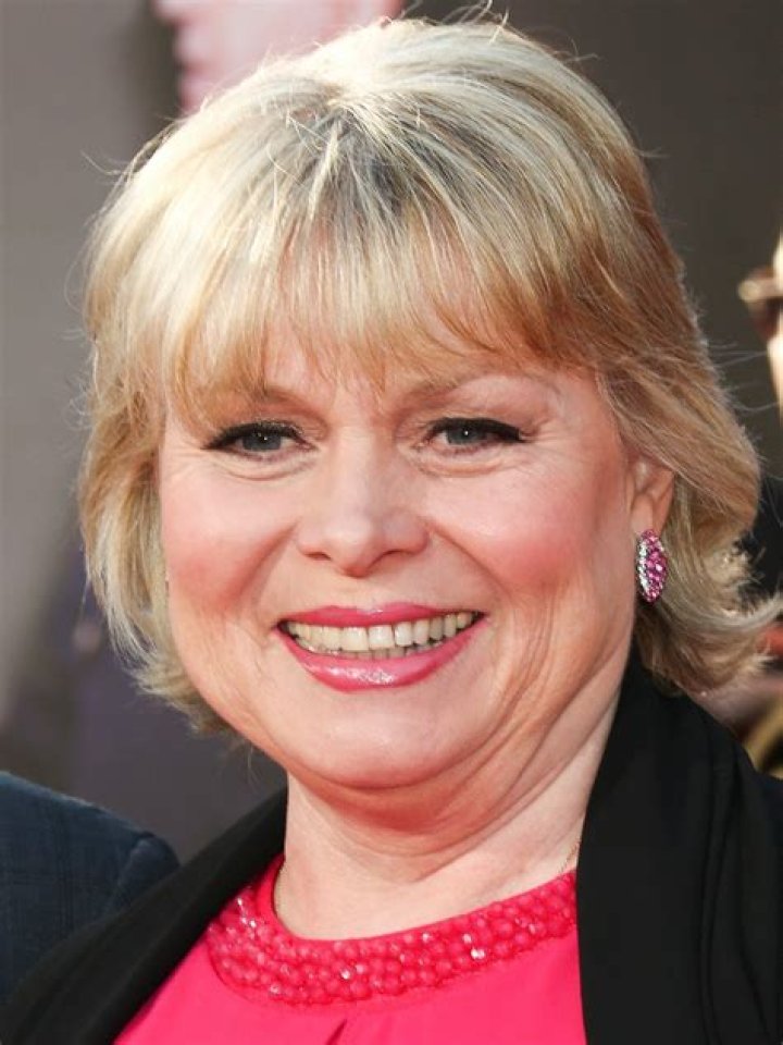 Julie Dawn Cole Biography - Facts, Childhood, Family Life & Achievements