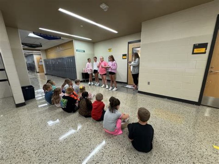 Dr. Julie Kennon, MD – Clay City, KY