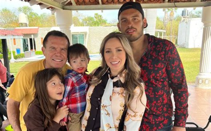 Julio César Chávez Jr. Parents: Meet Julio César Chávez, Amalia Carrasco