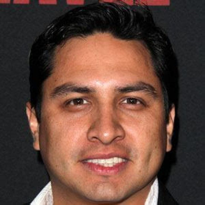 Julión Álvarez Bio, Wiki, Age, Height, Wife, Daughter, Conciertos, News, Official Site, and Net Worth