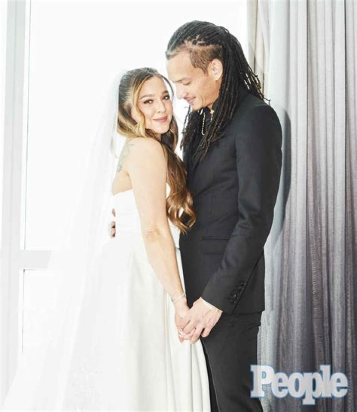 Justin de Vera Age, Net Worth | Alisan Porter’s Childhood Love And Current Husband