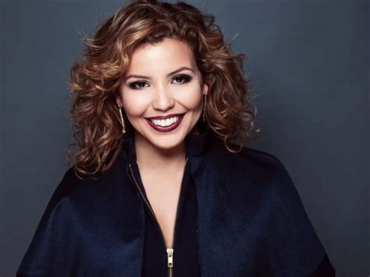 Justina Machado Age, Wiki, Biography, Height, Net Worth, Husband, Family, Instagram
