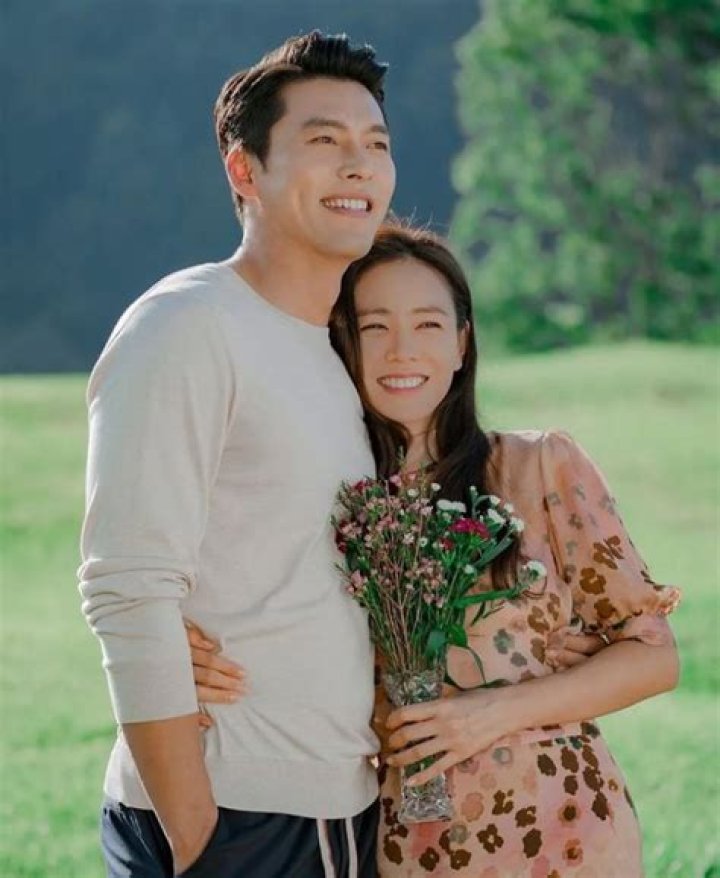 10 K-drama couples who dated in real life