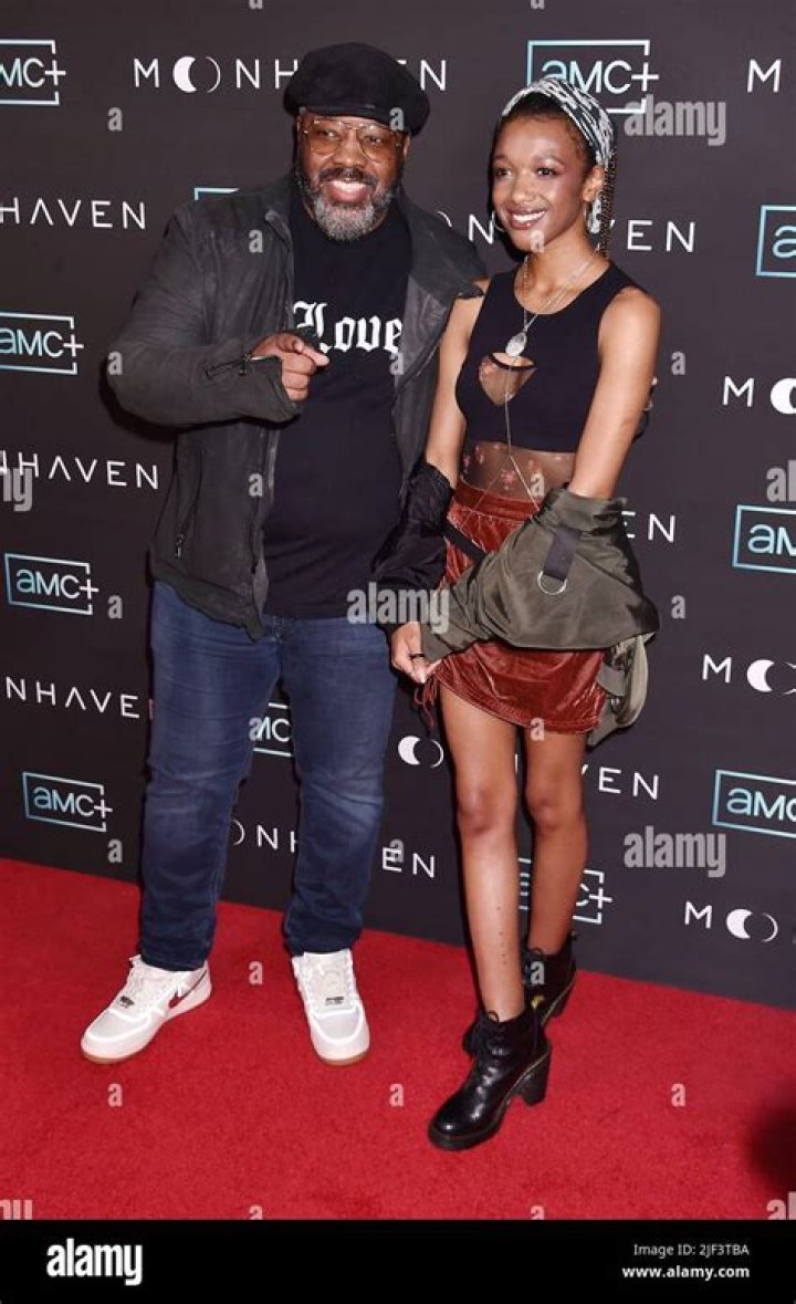 Kadeem Hardison: dating, net worth, tattoos, smoking & body facts