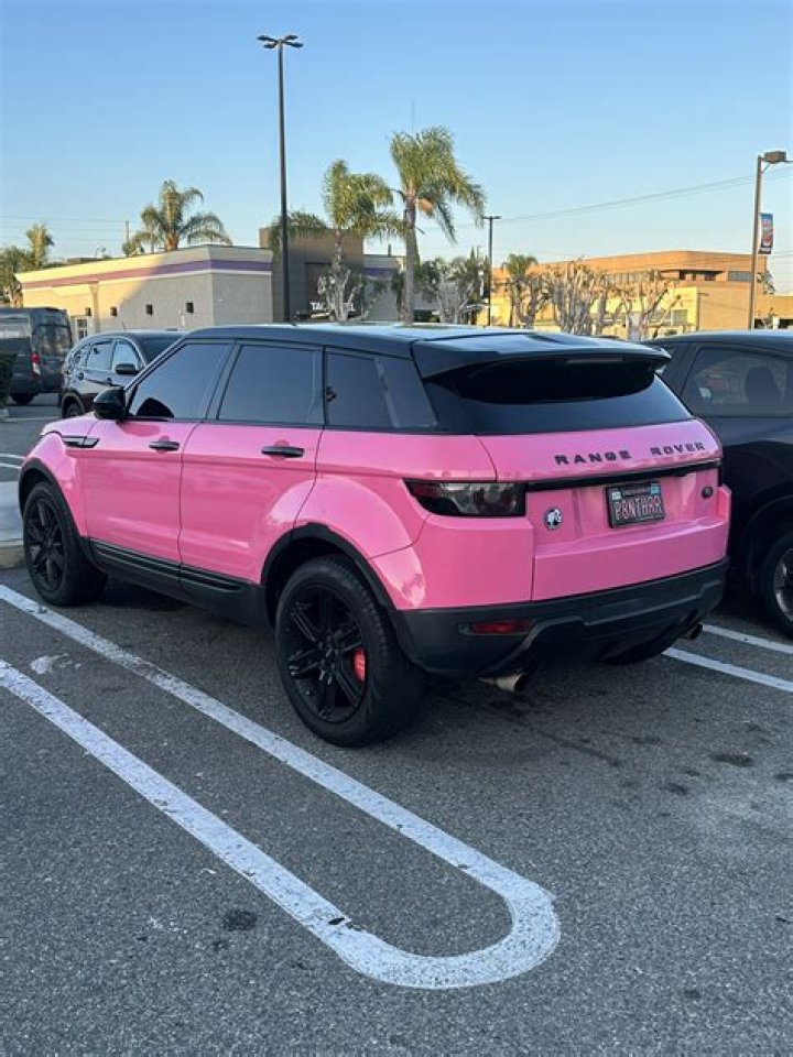 Katie Price’s iconic £140,000 pink Range Rover is now up for sale for just £10,000.