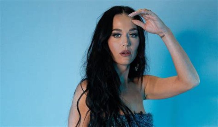 Katy Perry Biography - Facts, Childhood, Family Life & Achievements