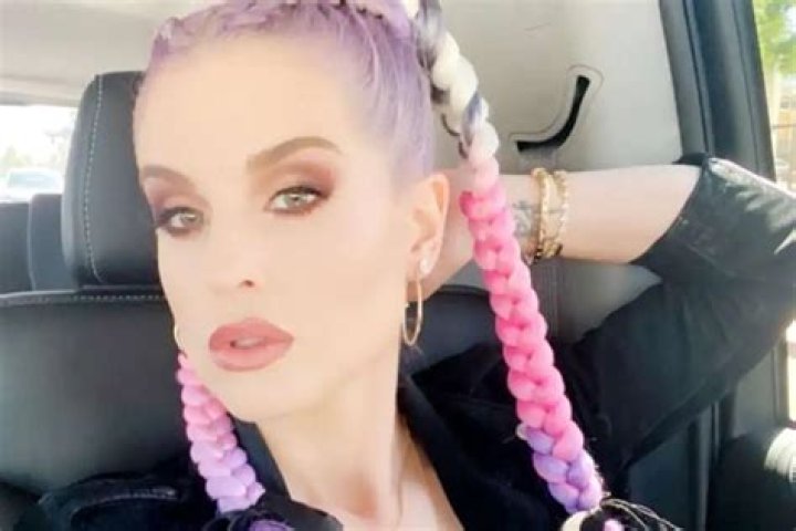 Kelly Osbourne Compares Herself To Pippi Longstocking In New Photos Of The Slimmed-Down Beauty