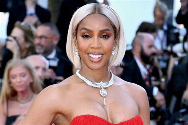 Kelly Rowland Biography - Facts, Childhood, Family Life & Achievements