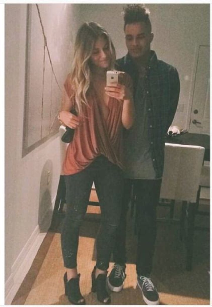 kenny Stills Girlfriend, Bio, Wiki, Age, Family, Wife, Net Worth, Contract and Height