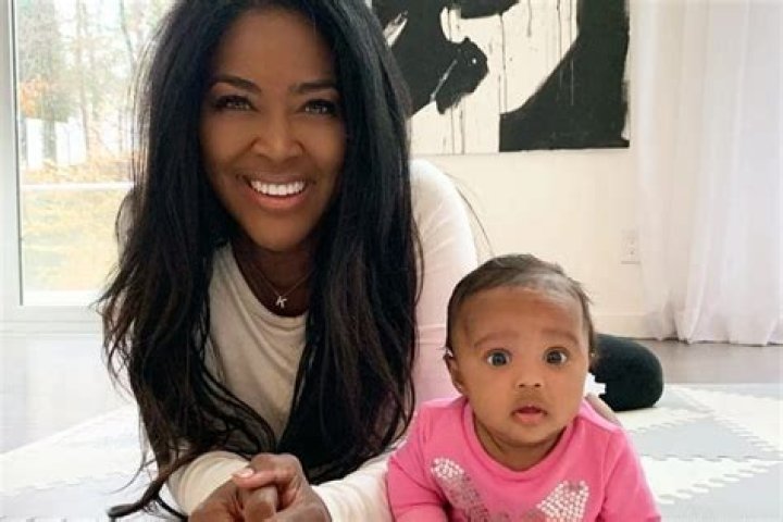 Kenya Moore Gets Mommy-Shamed Over A Car Seat After She Posted New Photos Of Brooklyn Daly