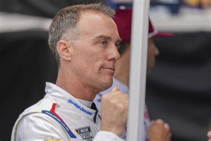 Kevin Harvick’s net worth, biography, fact, career, awards and life story